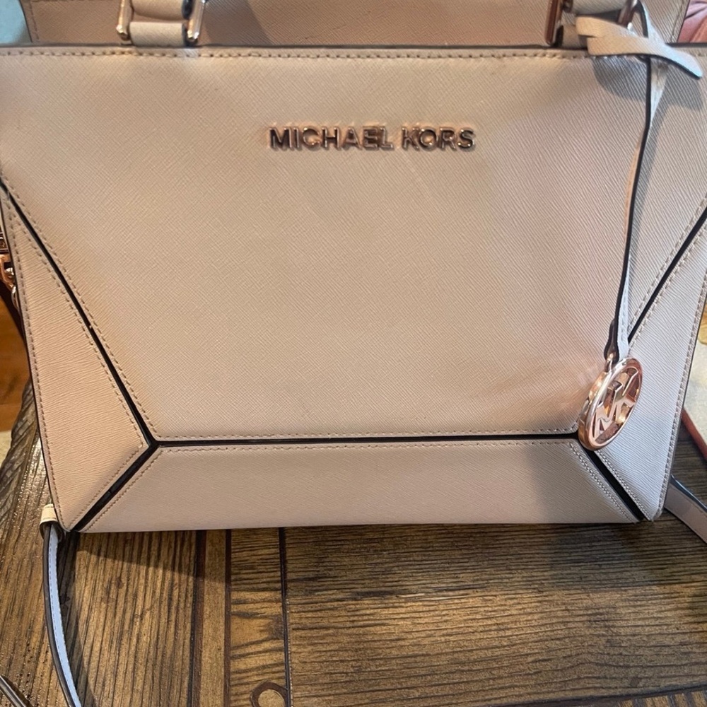 Micahel kors purse